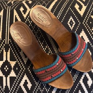 Gucci Women's Red and Teal Woven Mules